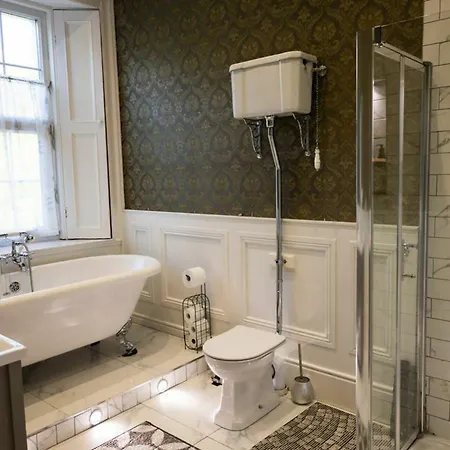 Views Elegant & Modernised 5bd Period بيت للعطل *