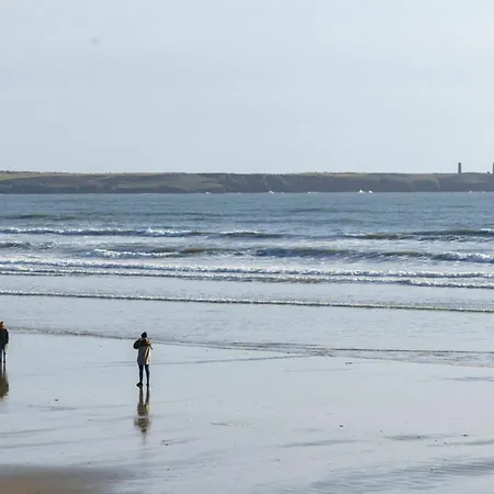 Views Elegant & Modernised 5bd Period