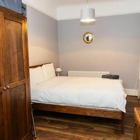 度假居 Views Elegant & Modernised 5bd Period *