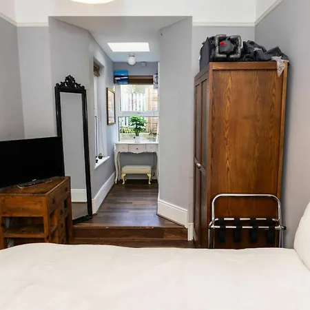 Views Elegant & Modernised 5bd Period Feriehus *