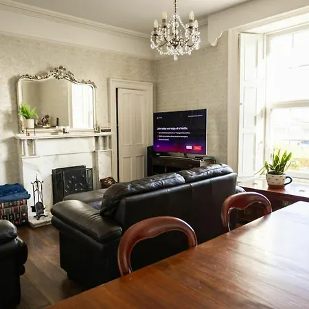 Views Elegant & Modernised 5bd Period *