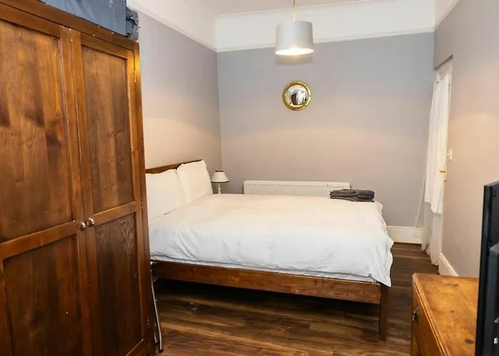 別荘 Views Elegant & Modernised 5bd Period *