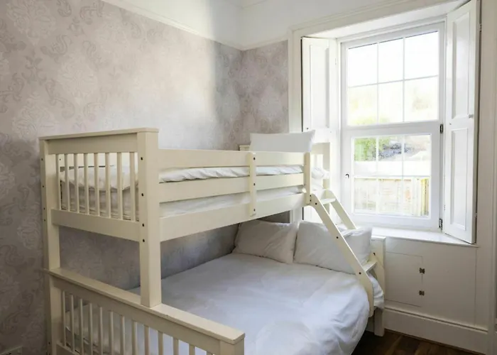 Views Elegant & Modernised 5bd Period 別荘