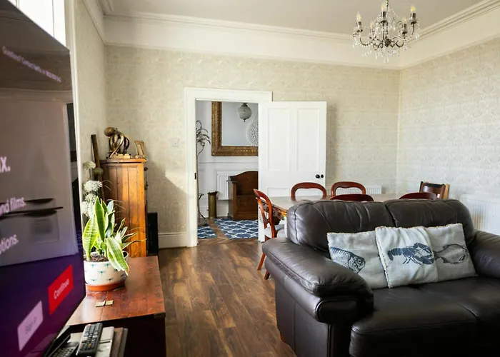 別荘 Views Elegant & Modernised 5bd Period