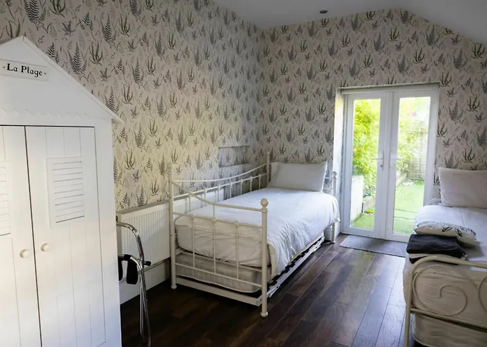 Feriehus Views Elegant & Modernised 5bd Period