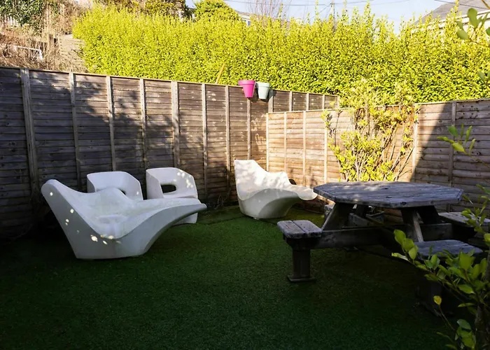 Views Elegant & Modernised 5bd Period 別荘