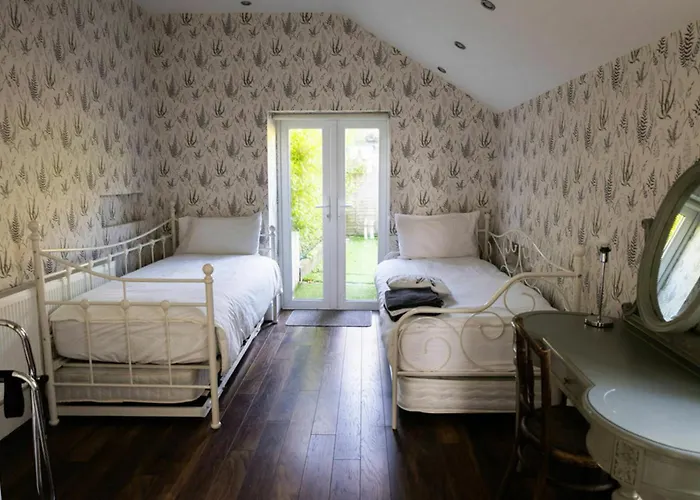 別荘 Views Elegant & Modernised 5bd Period *